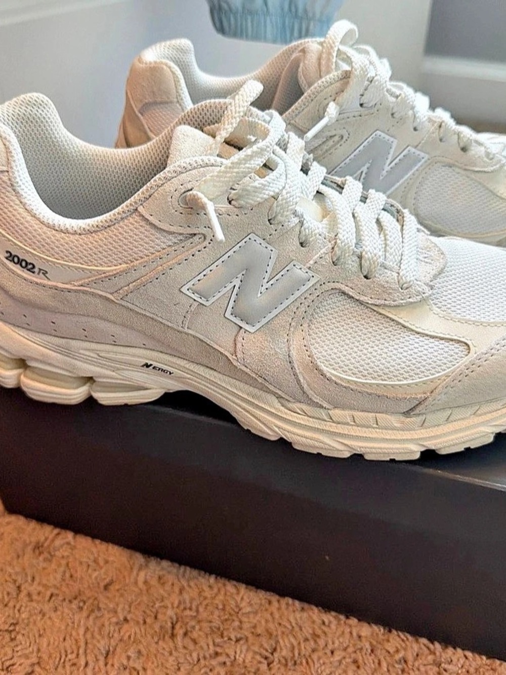 New Balance 2002R Sneakers White & Gray US 11 women’s/ men’s 9.5